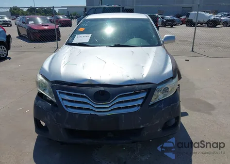 2010 Toyota Camry Le z USA, uszkodzony, nr VIN 4T1BF3EK9AU084117